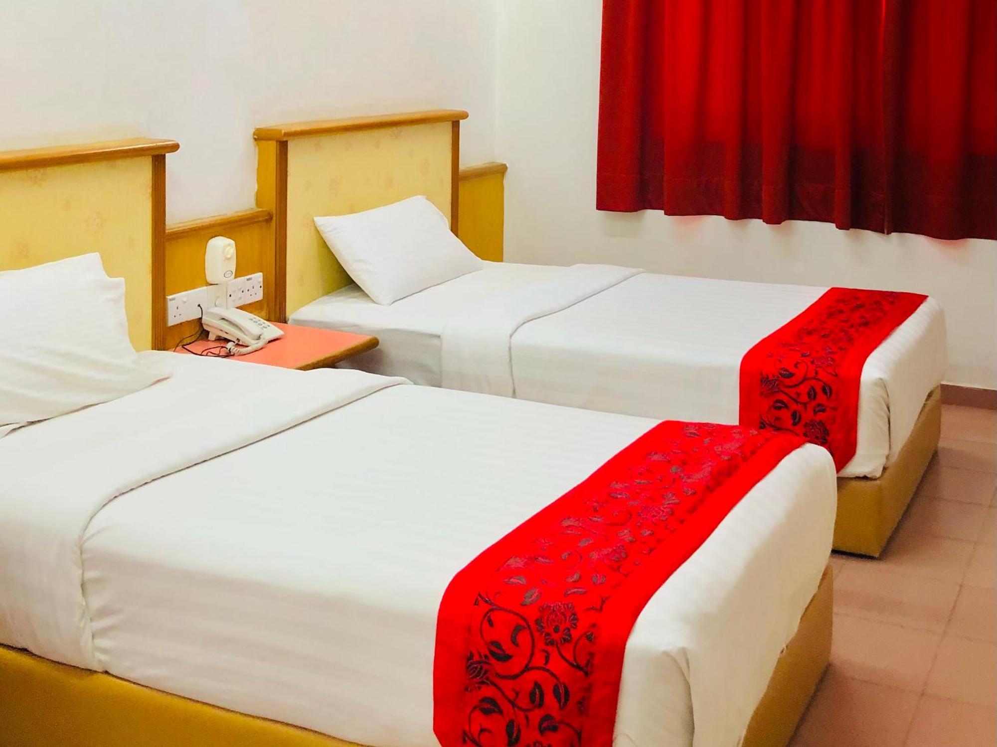 Intan Beach Resort Куала Теренгану Екстериор снимка