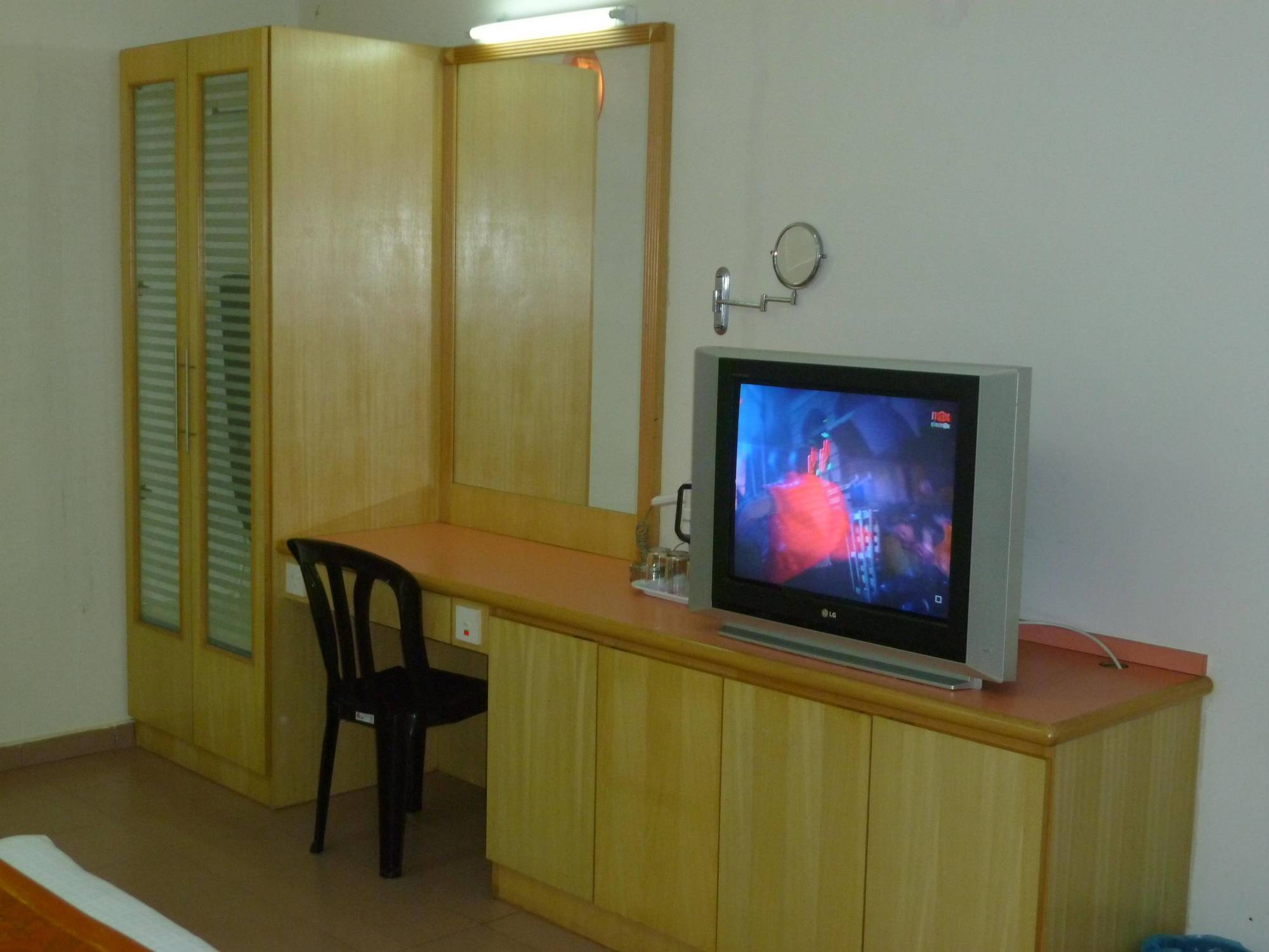 Intan Beach Resort Куала Теренгану Екстериор снимка